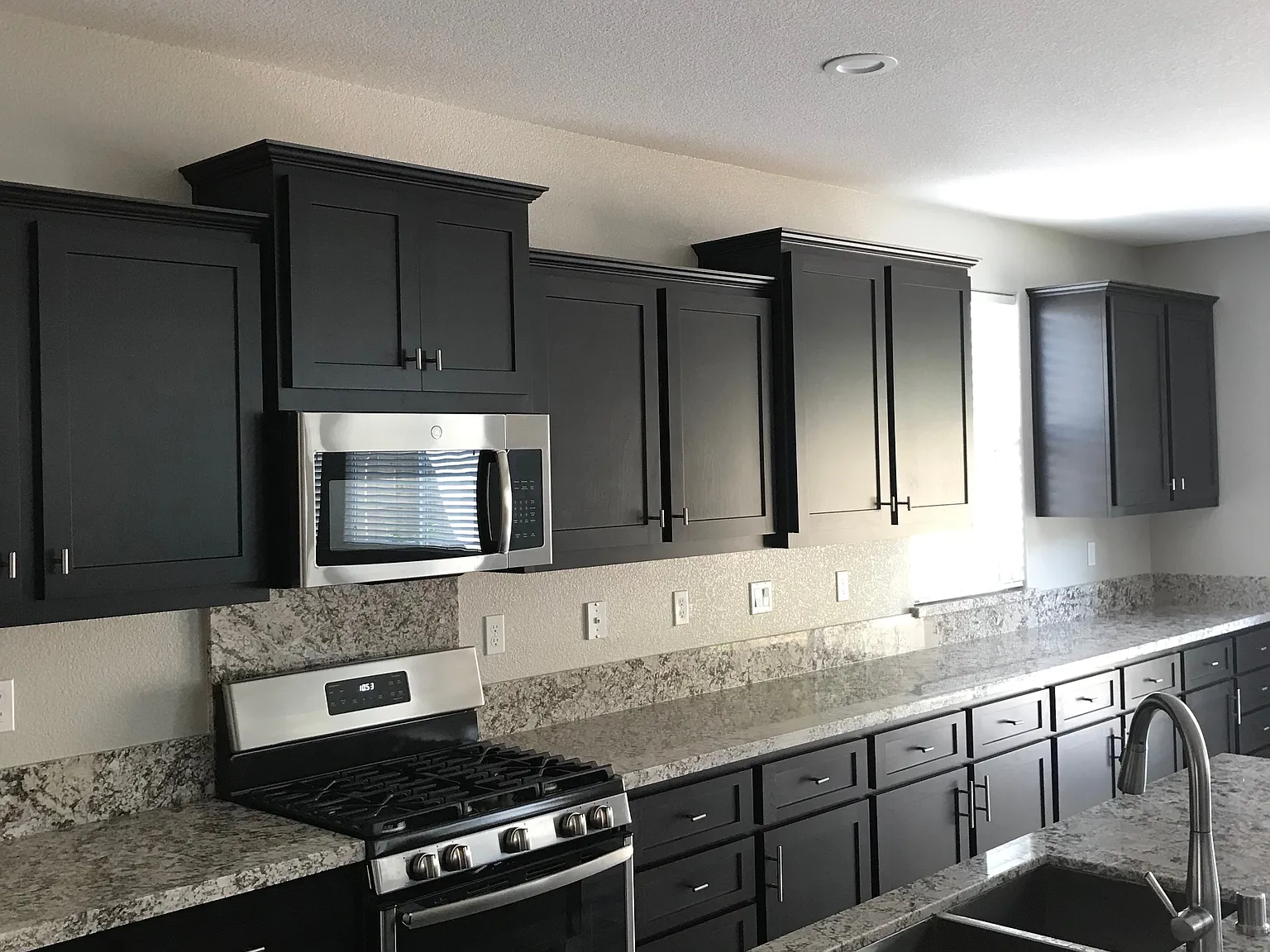 3 bed, 2.5 bath, 1842 sqft, $2,680 — Photo 4