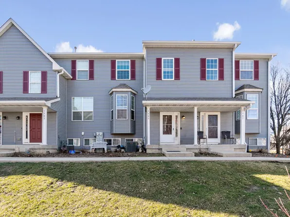 1385 Chestnut Ln, Yorkville, IL 60560