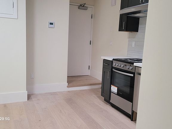 3rd image of 1616 Taylor St #D