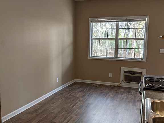 3rd image of 513 Hietts Ln