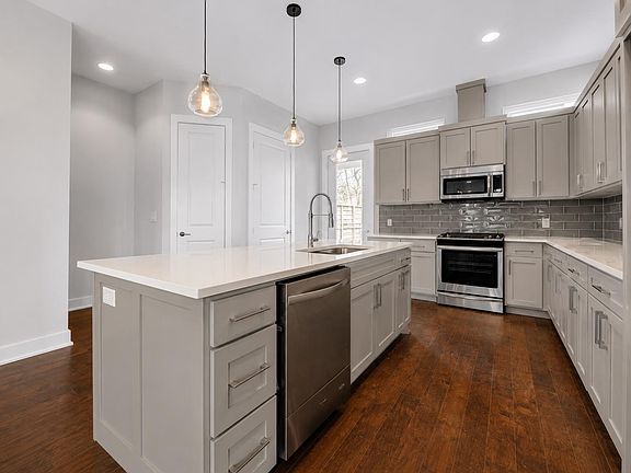 5th image of 7104 Blessing Ave #B