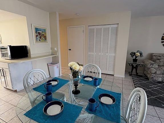 5th image of 1005 SW 48th Ter APT 8