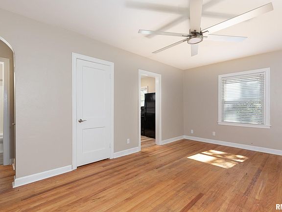 5th image of 2513 32nd Ave