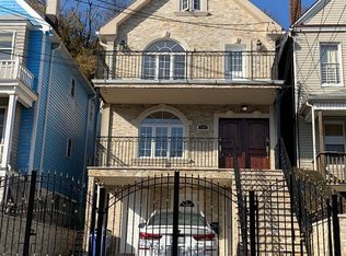 914 Van Duzer St #1, Staten Island, NY 10304