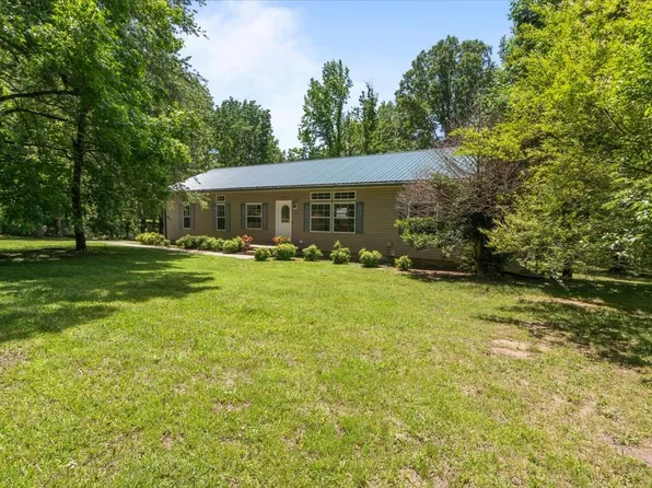584 Highway 49, Tennessee Ridge, TN 37178