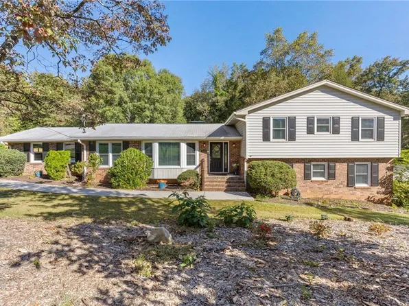 3265 Beechwood Dr SE, Marietta, GA 30067