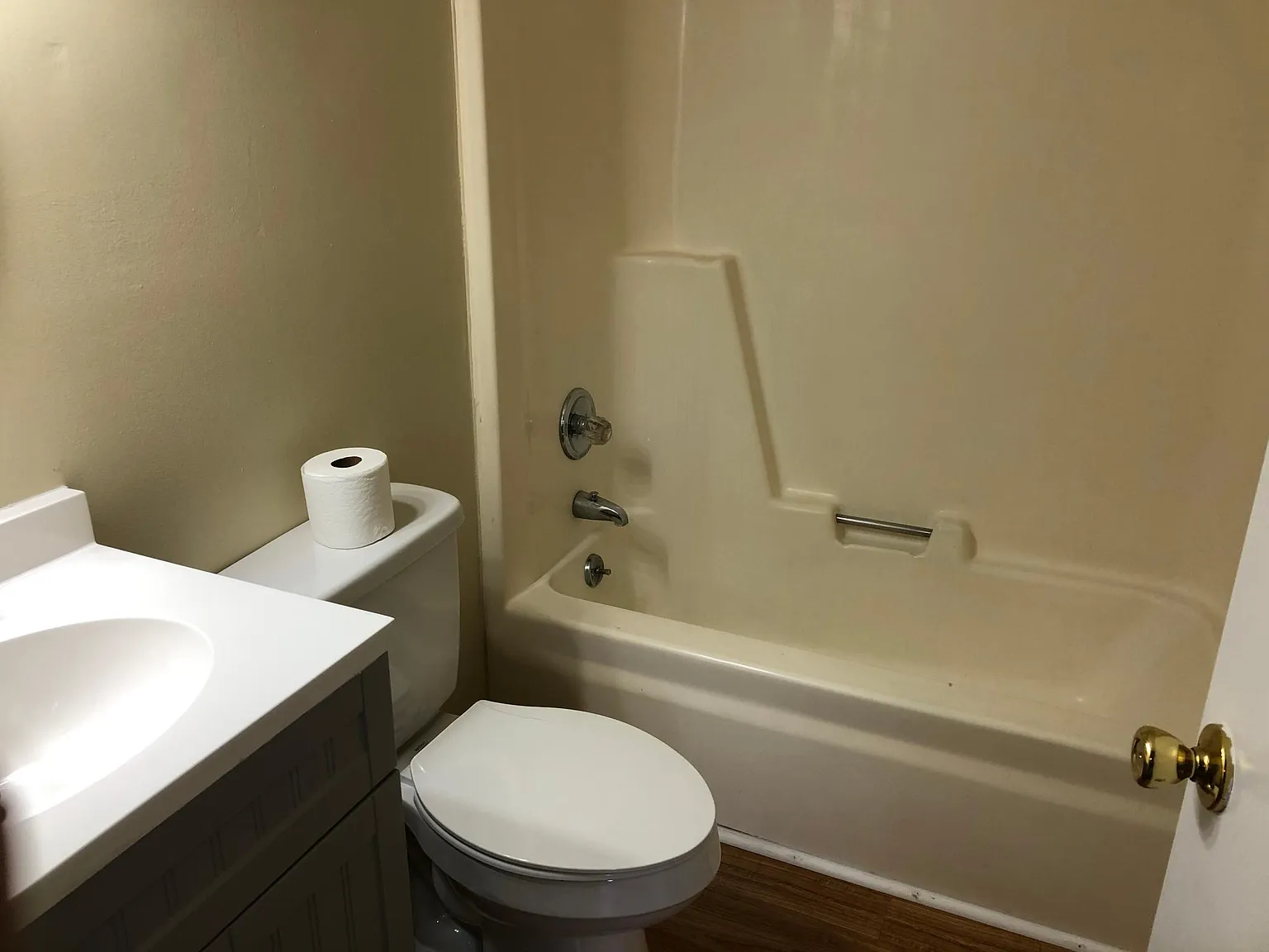 3 bed, 2.5 bath, 1400 sqft, $1,500 — Photo 3