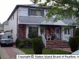34 Row Pl, Staten Island, NY 10312