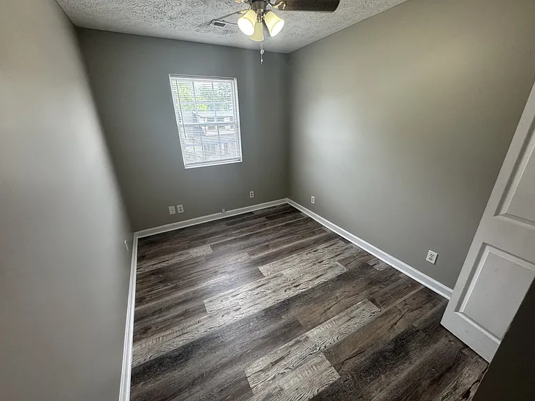 100 Warren St #1 — Photo 9