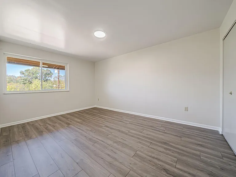 Brooklane Manor Apartments — Photo 50
