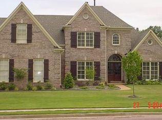 9191 Forest Island Dr N, Collierville, TN 38017