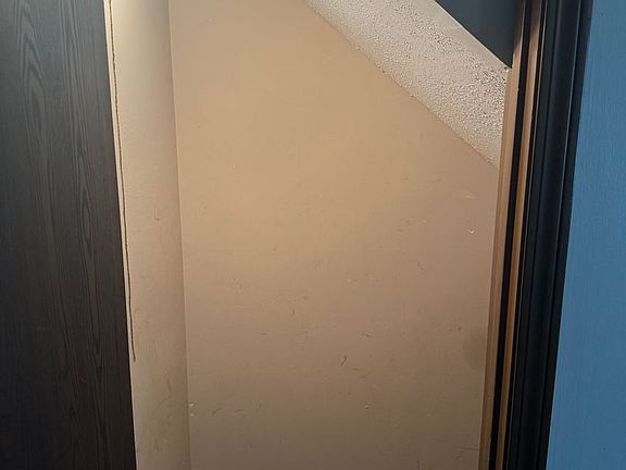 4th image of 4380-86 Bellview Dr