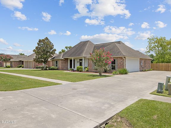 4th image of 1035 Woodridge Dr