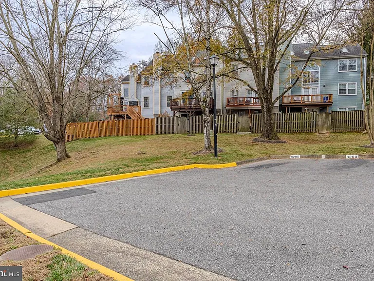 8200 Maple Ridge Ave — Photo 32
