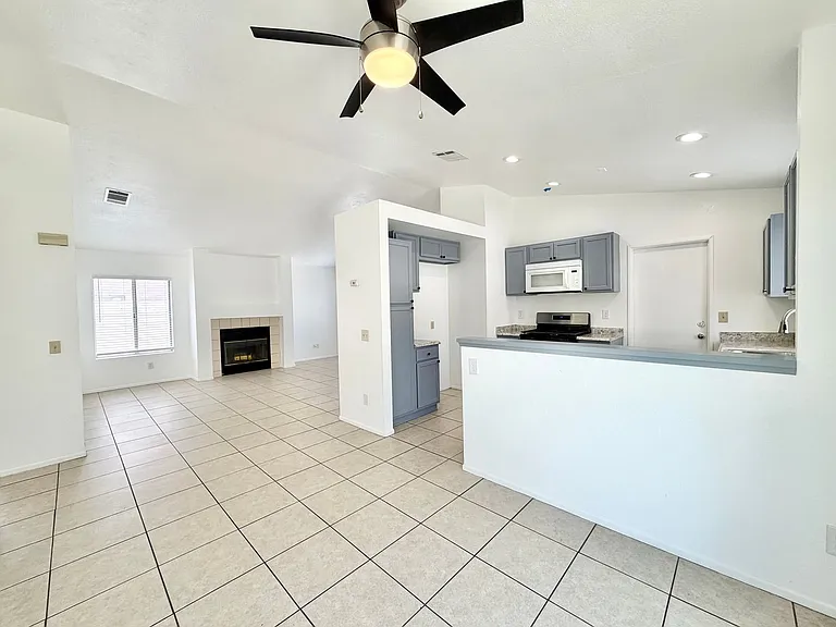29677 Woodlands Ave — Photo 9