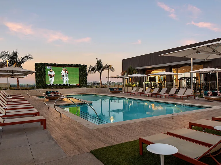 Connected pool & fitness center