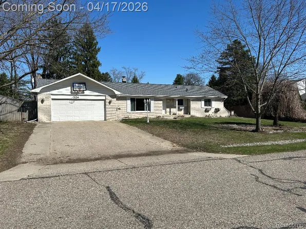 5134 Saint Richard Dr, Shelby Township, MI 48316