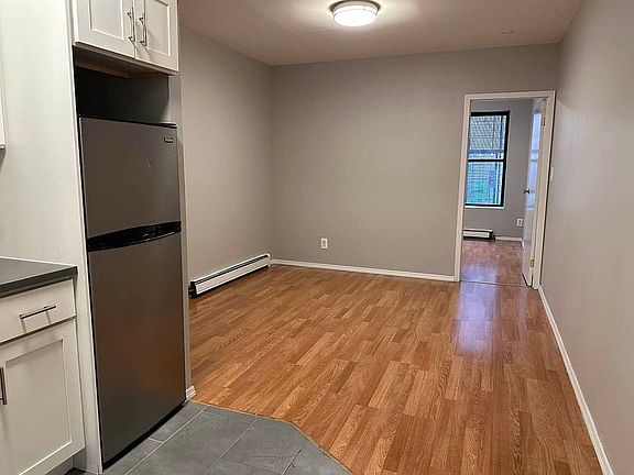2nd image of 2156 2nd Ave APT 2C
