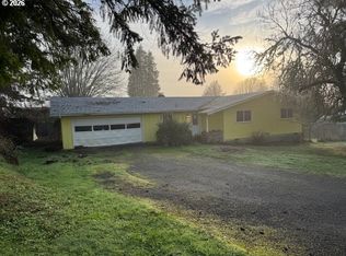 560 Saint John St, Sutherlin, OR 97479