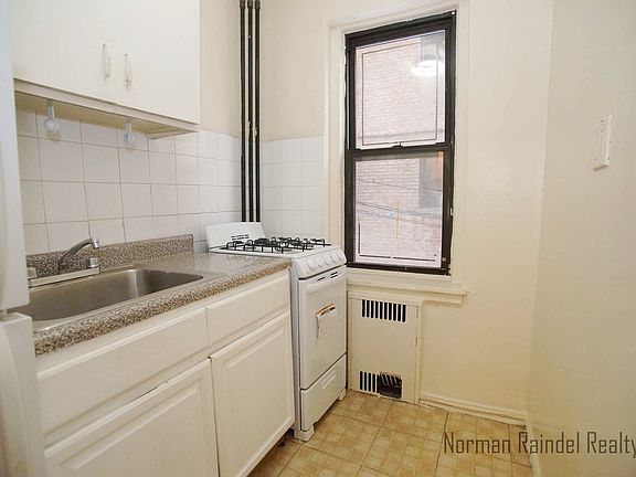 4th image of 1900 Avenue W APT 1E