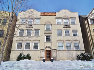 2328 W Farwell Ave, Chicago, IL 60645