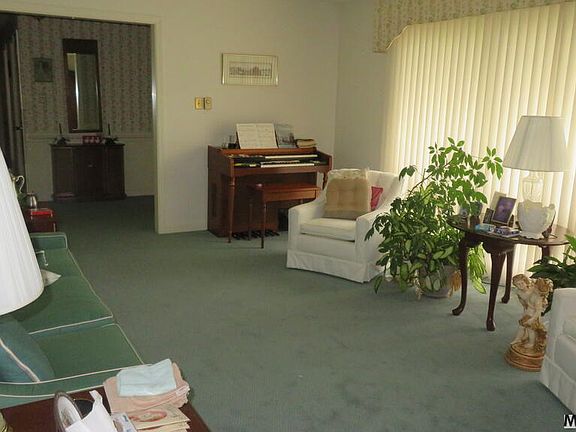 4th image of 105 Woodland Rd
