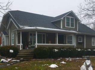 703 Belle Ave, Pinckneyville, IL 62274