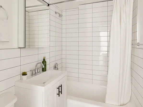 411 East 53rd Street image 12 of 12