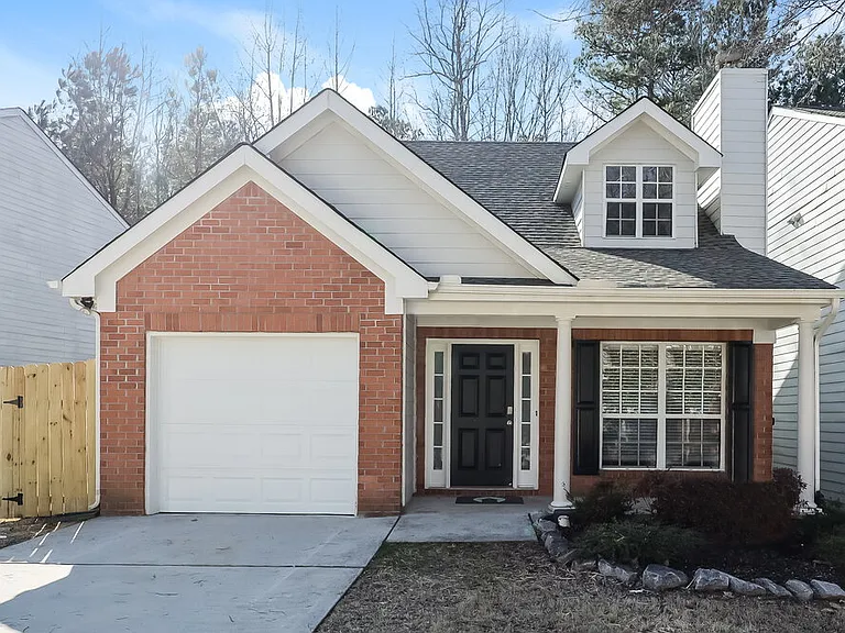 4423 Ravenwood Dr — Photo 1