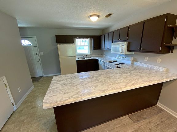 5th image of 601 Pelletier Loop Rd