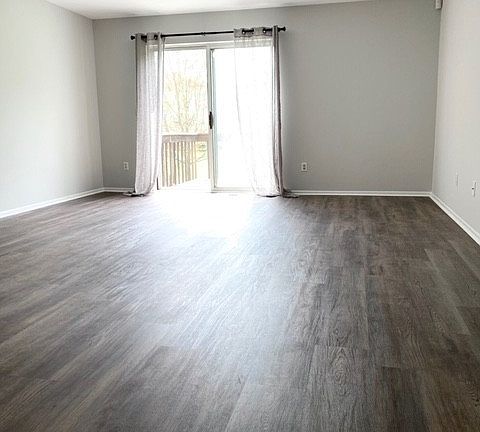 5th image of 102 Leeward Ln