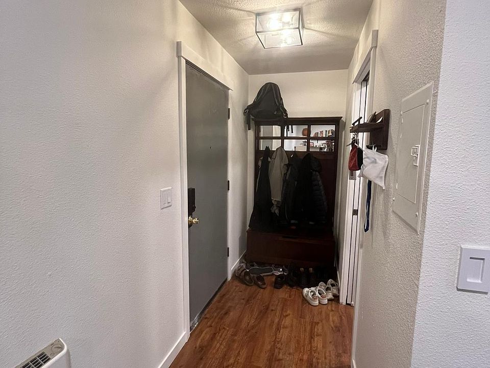"Mud area" in entryway