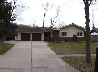 21W375 Ahlstrand Rd, Lombard, IL 60148