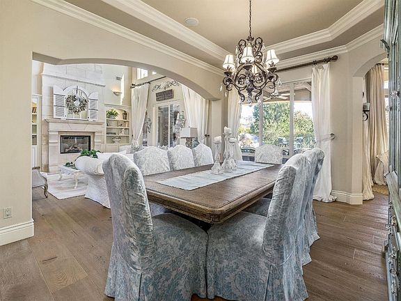5th image of 3364 Bordeaux Dr