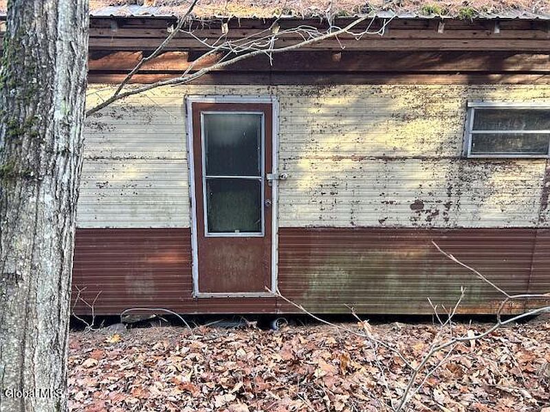 3rd image of 14 Hilltop Road