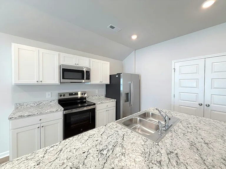 128 Challenger Way — Photo 13