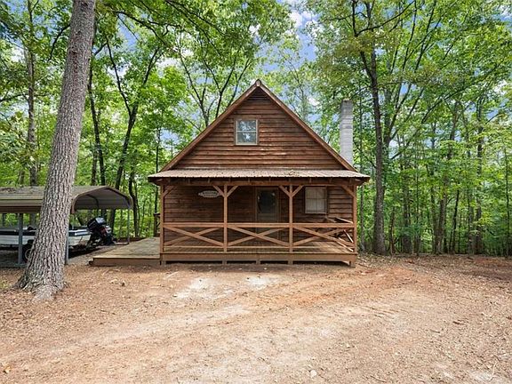 4th image of 486 Laurel Cir