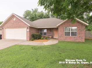 3010 W Bishop Dr, Rogers, AR 72756