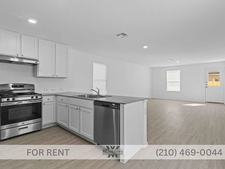 7602 Chancery Gate — Photo 8
