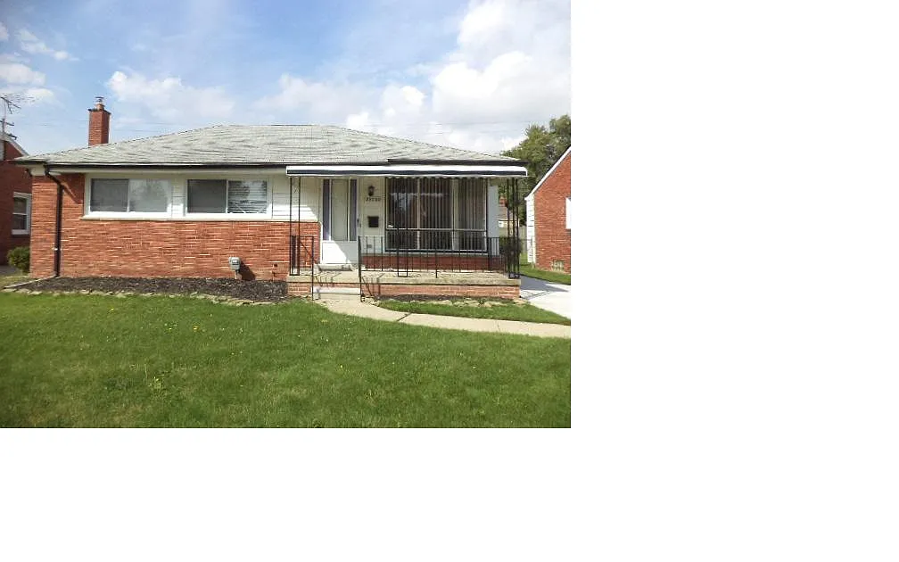 28759 Edward St photo 1