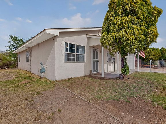4th image of 920 Molina Pl