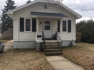 1708 17th Ave, Menominee, MI 49858