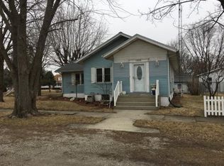1006 Front St, Gays, IL 61928
