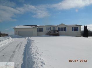 9389 Crofoot Rd, Fowlerville, MI 48836