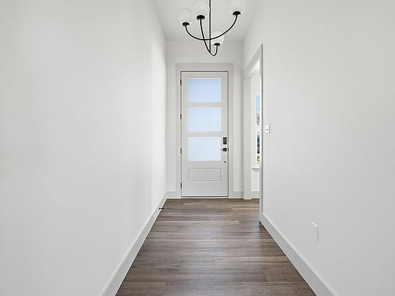 5th image of 5514 Slayde St