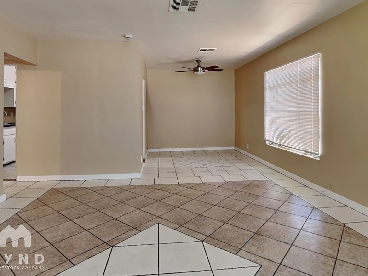 3 bed, 1.0 bath, 1080 sqft, $1,735 — Photo 4