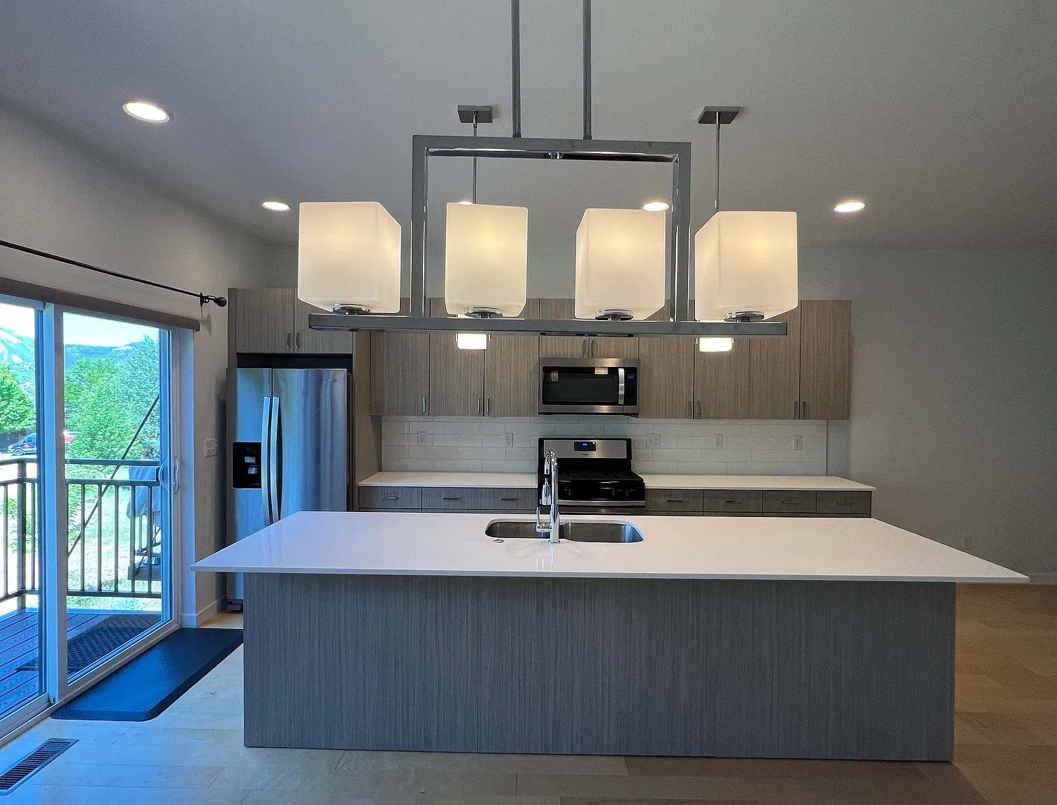 2 bed, 2.5 bath, 1473 sqft, $2,850 — Photo 3