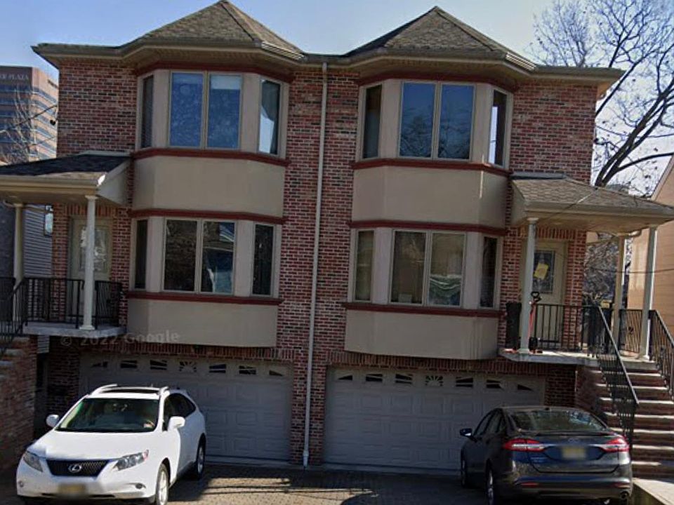 1st image of 2040 Ellery Ave #B