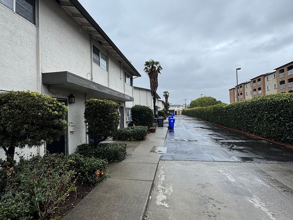 1st image of 22036 Arbor Ave #2