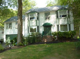 17 Felter Pl, Lake Hopatcong, NJ 07849